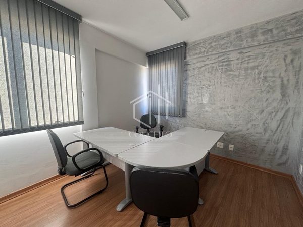 Foto 3 de 9 — Sala · Montada para Venda Jaragua
