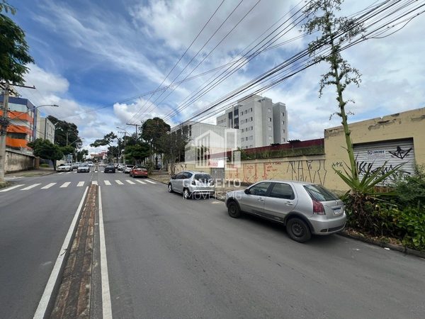 Foto 2 de 5 — Casa Comercial no Melhor Ponto da Izabel Bueno