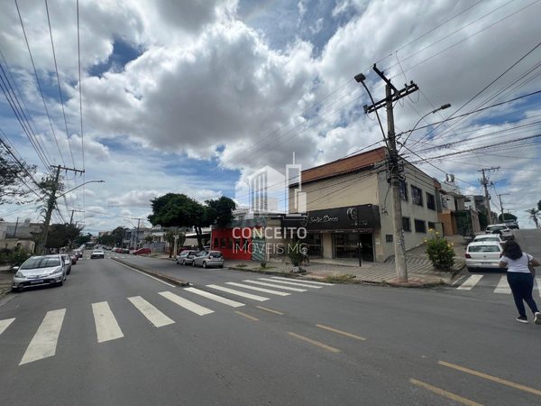 Foto 5 de 5 — Casa Comercial no Melhor Ponto da Izabel Bueno