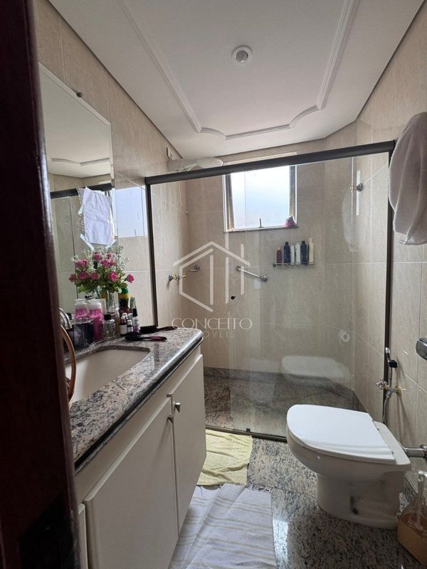 Foto 4 de 7 — Apartamento · 04 Quartos · 01 Suíte · 02 Vagas