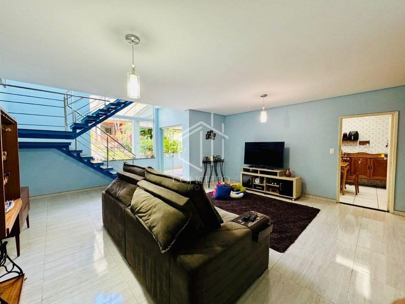 Foto de Casa · 4 Quartos · 3 Vagas · Bairro São Luiz