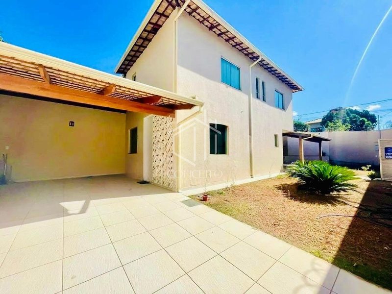 Foto de Casa · 3 Quartos · 6 Vagas · Bairro Trevo