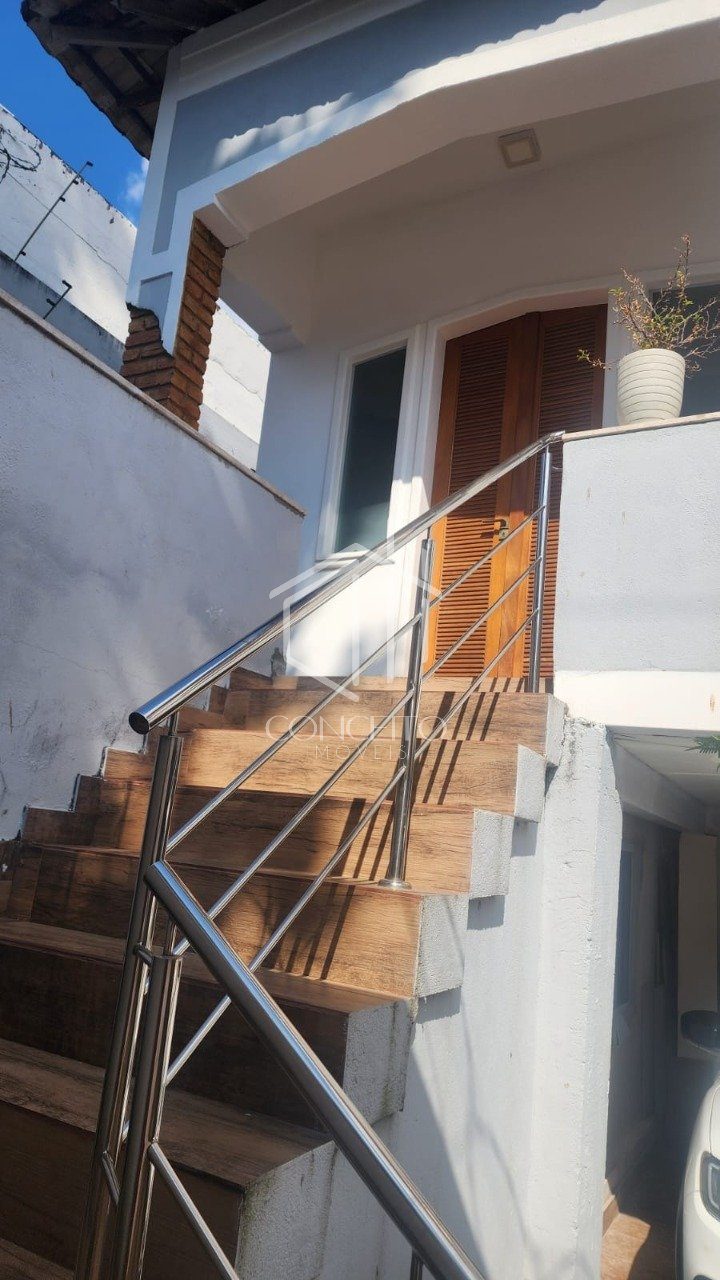Foto 1 de 16 — Casa à Venda · Santa Tereza · Belo Horizonte