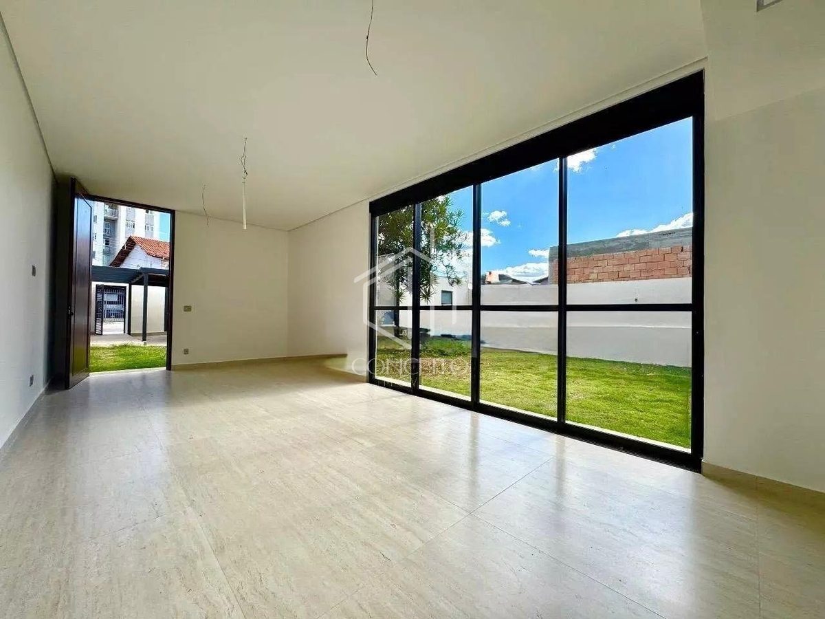 Foto 1 de 25 — Casa Linear · 4 Quartos · 4 Vagas- Bairro Jaraguá