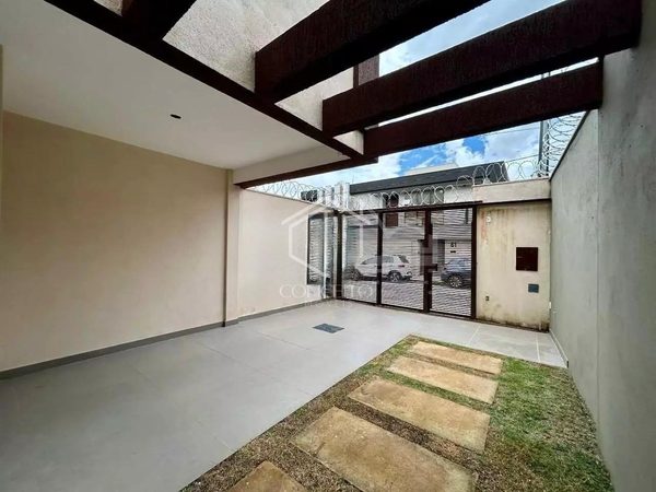 Foto 2 de 16 — Casa Geminada · 3 Quartos · 2 Vagas · Santa Rosa