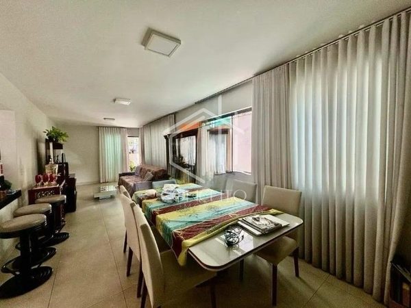 Foto 2 de 11 — Área Privativa · 4 Quartos I 3 Vagas · Liberdade
