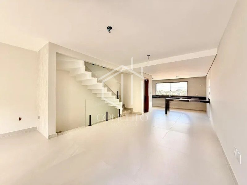 Foto de Casa Duplex · 3 Quartos · 2 Vagas · Santa Amelia