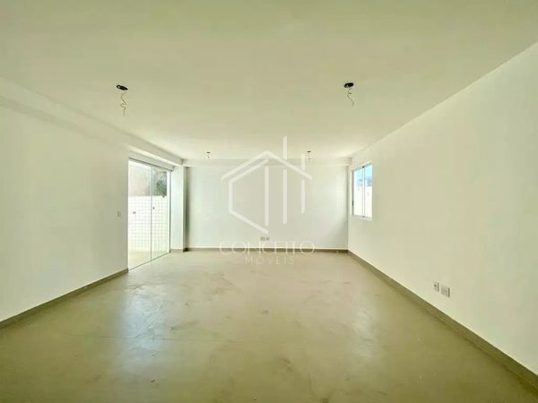 Foto 3 de 18 — Área Privativa · 3 Quartos · 4 Vagas · Santa Rosa