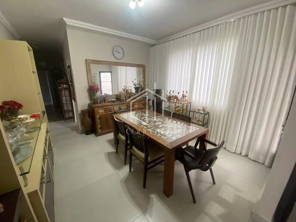 Foto 3 de 21 — Casa · 3 Quartos · 3 Vagas · Bairro Santa Rosa