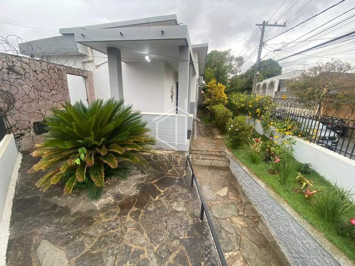 Foto 1 de 21 — Casa · 3 Quartos · 3 Vagas · Bairro Santa Rosa