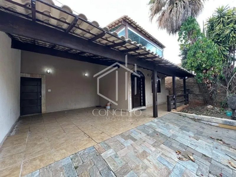 Foto de Casa Linear · 4 Quartos · 3 Vagas · Dona Clara