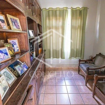 Foto 4 de 19 — CASA · 4 QUARTOS l 5 VAGAS · BAIRRO DONA CLARA
