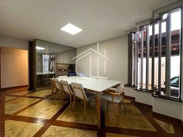 Foto 2 de 12 — Casa · 4 Quartos · 10 Vagas · Bairro São Luiz