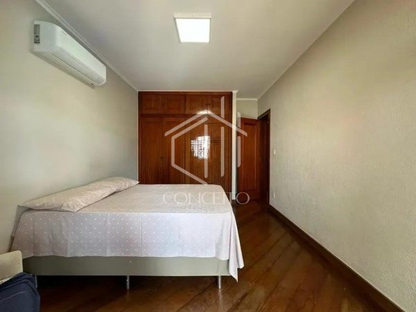 Foto 5 de 12 — Casa · 4 Quartos · 10 Vagas · Bairro São Luiz