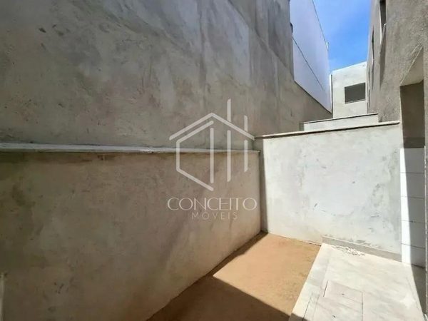 Foto 2 de 15 — Casa Geminada 2 Quartos · 2 Vagas · Santa Amelia