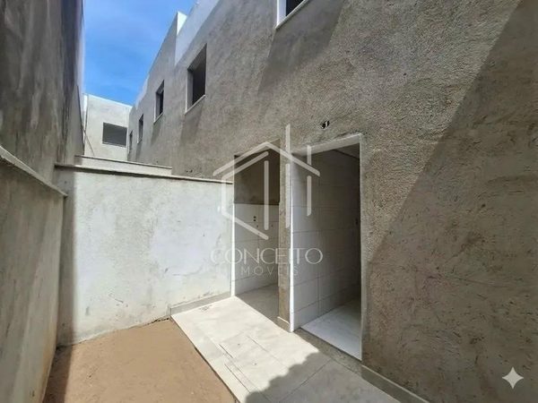 Foto 4 de 15 — Casa Geminada 2 Quartos · 2 Vagas · Santa Amelia