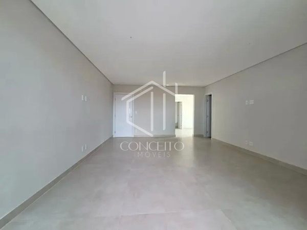 Foto 5 de 14 — Área Privativa · 3 Quartos · 2 Vagas · Iitapoã