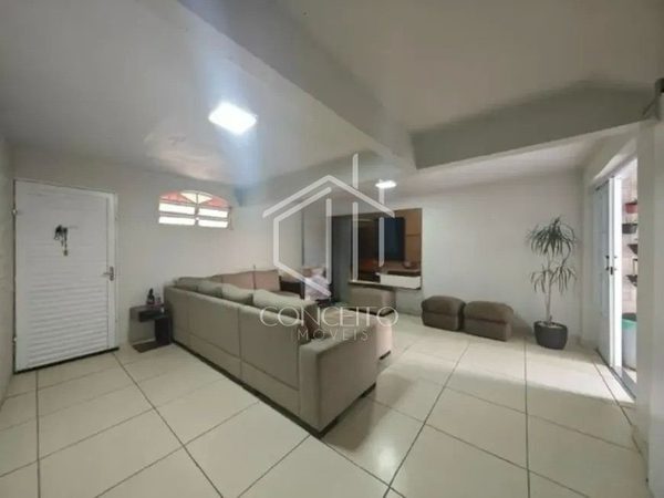 Foto 4 de 21 — Casa Geminada · 3 Quartos · 2 Vagas Bairro Itapoã