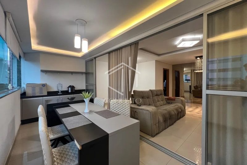 Foto de Apartamento · 04 Quartos · 02 Suítes · 02 Vagas