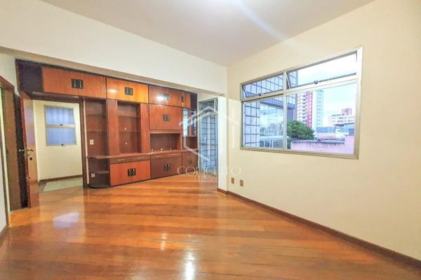 Foto 5 de 18 — Apartamento · 04 Quartos · 02 Suítes · 02 Vagas