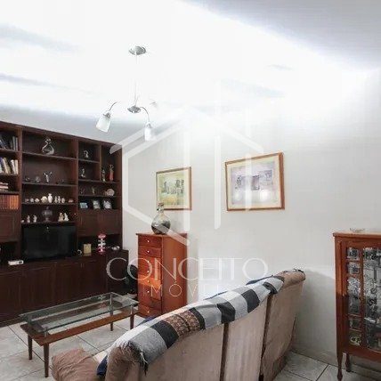 Foto 2 de 21 — Casa · 5 Quartos · 4 Vagas · Bairro Indaiá