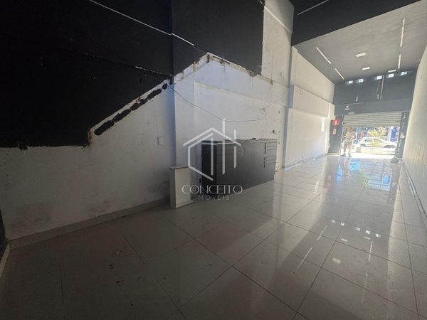 Foto 5 de 20 — Loja Comercial · Jaragua