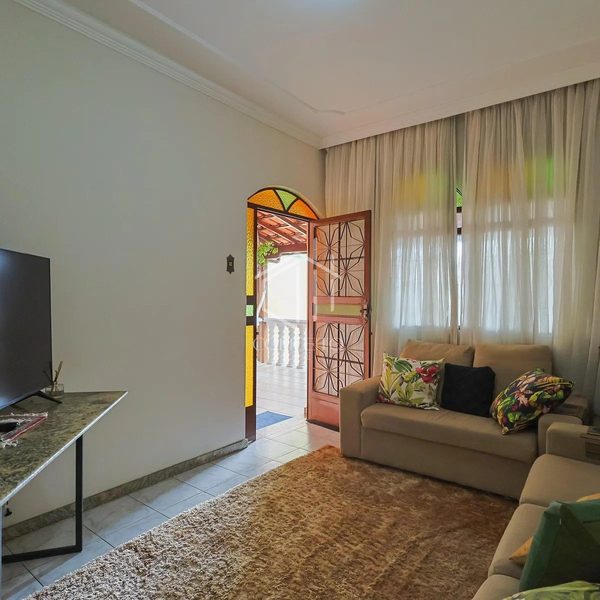 Foto 5 de 20 — **Casa à venda no Bairro Pirajá · 247 m² **