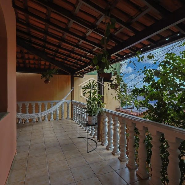 Foto 2 de 20 — **Casa à venda no Bairro Pirajá · 247 m² **