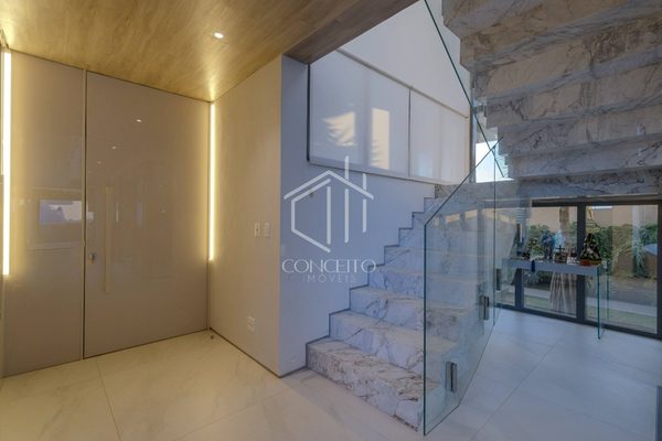Foto 5 de 65 — CASA ALTO PADRÃO · 420 m² · 4 SUÍTES · MOBILIADO