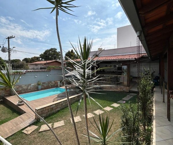 Foto 2 de 20 — Casa · 4 Quartos · 3 Vagas · Bairro Indaia